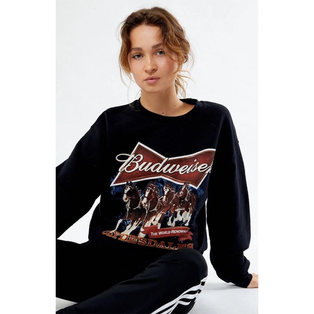 Junk Food Budweiser Clydesdales Sweatshirt Black Graphic Crewneck Medium UO - Picture 7 of 7
